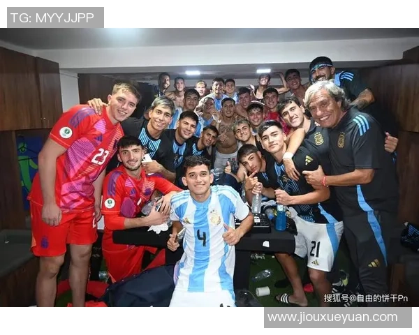 阿根廷与巴西足球巨星合影共聚一堂 展现南美足球荣耀时刻